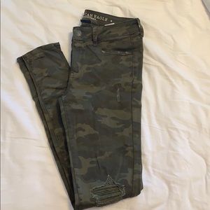 American Eagle distressed camo jegging